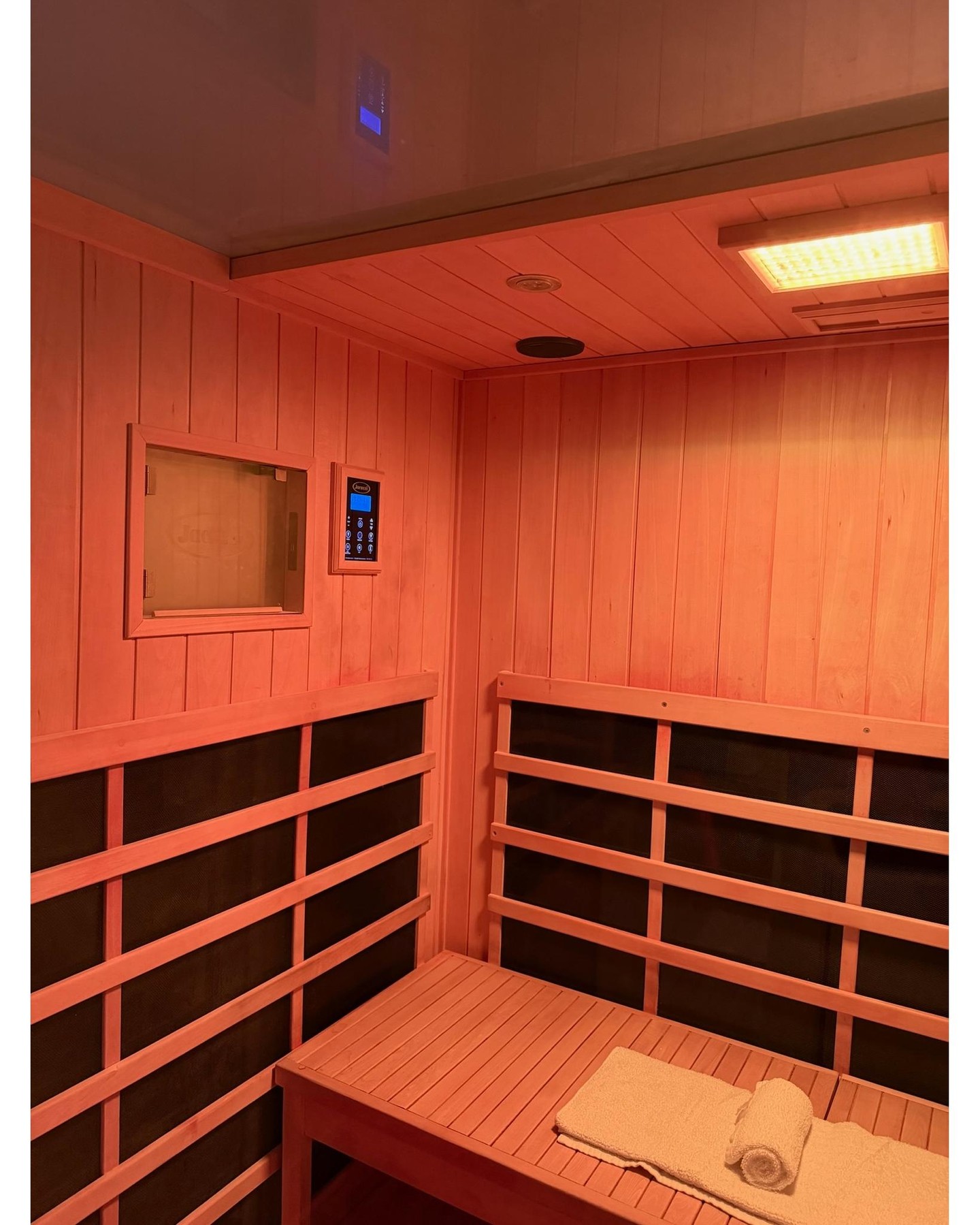 If your body has been asking for a refresh... this is your sign.
One session, 45 minutes, leaves you with whole new feeling. 🌸
Book your sauna session now.
#orlandospa #saltroomorlando #holisticwellness #saunabenefits #thesaltroom